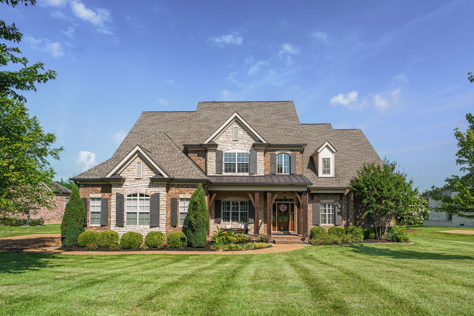 Property Photo:  1823 Barnstaple Ln  TN 37027 
