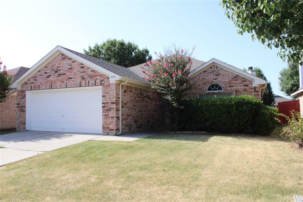 Property Photo:  4541 Grainland Court  TX 76179 