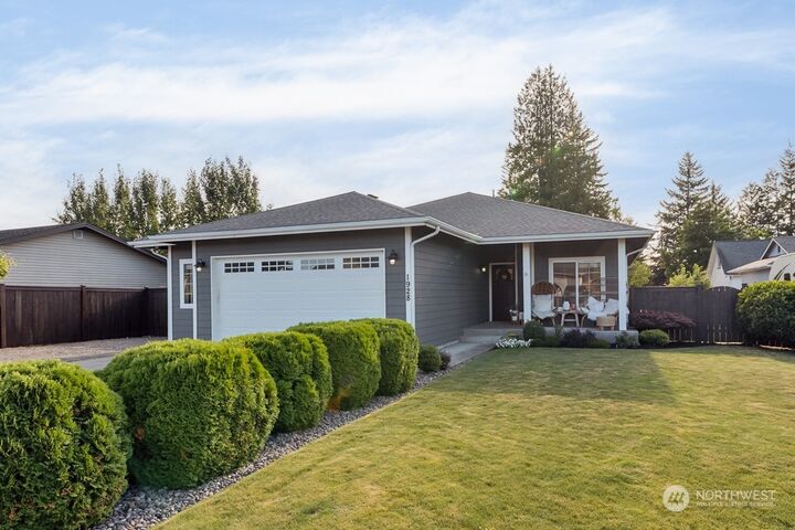 Property Photo:  1928 Garfield Street  WA 98022 