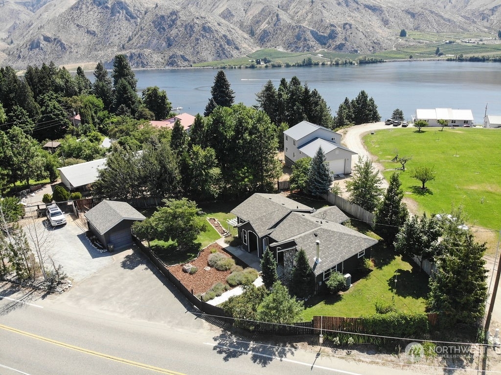 Property Photo:  2433 Entiat Way  WA 98822 