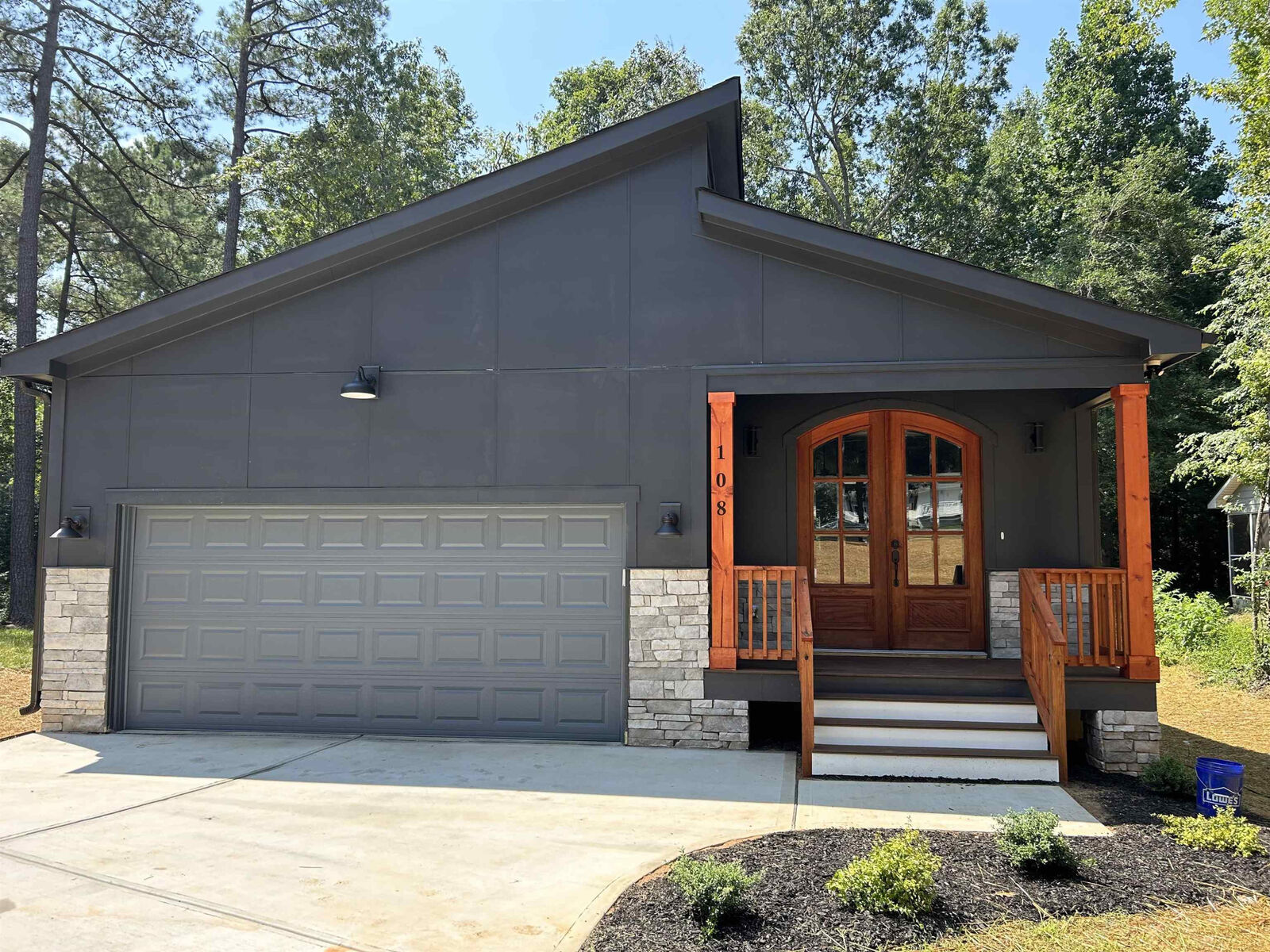 Property Photo: 108 Blackfoot Drive NC 27549