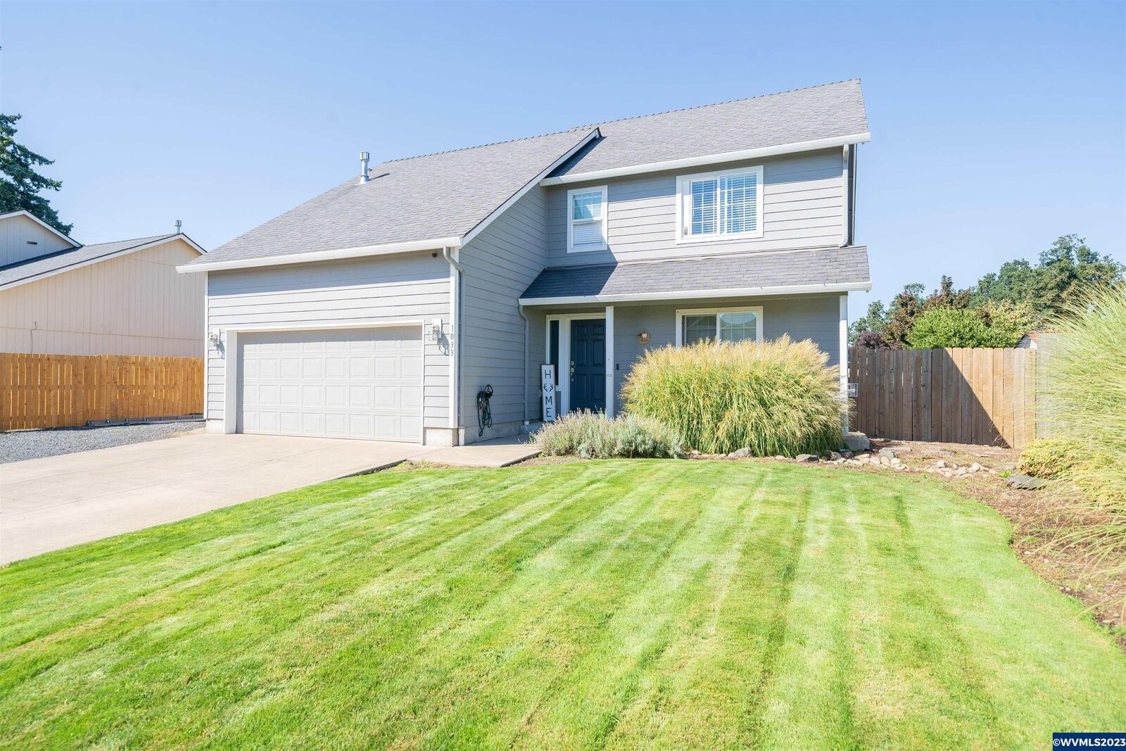 Property Photo: 1033 Western Ct OR 97383