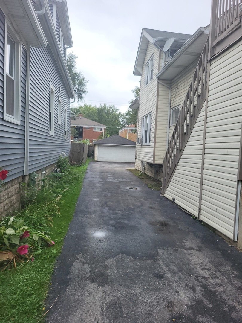 Property Photo:  2104 S 4th Avenue  IL 60153 