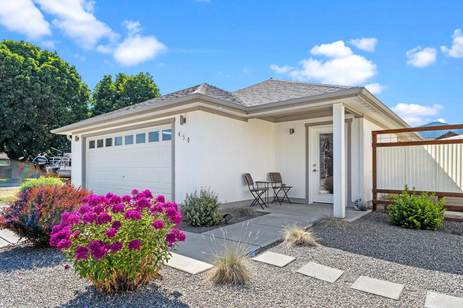 Property Photo:  450 E 9th Ave  WA 99141 