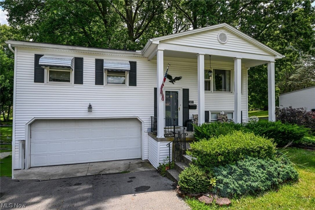 Property Photo: 3871 S Schenley Avenue OH 44511
