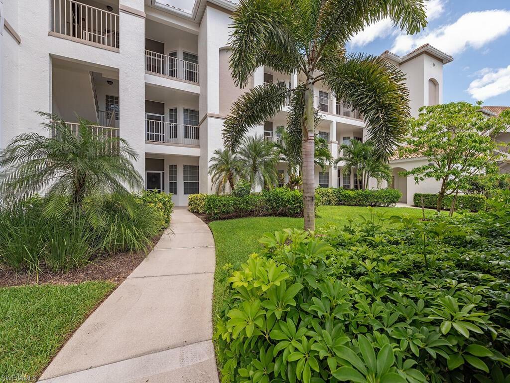 Property Photo: 8259 Parkstone Pl 8-202 FL 34120