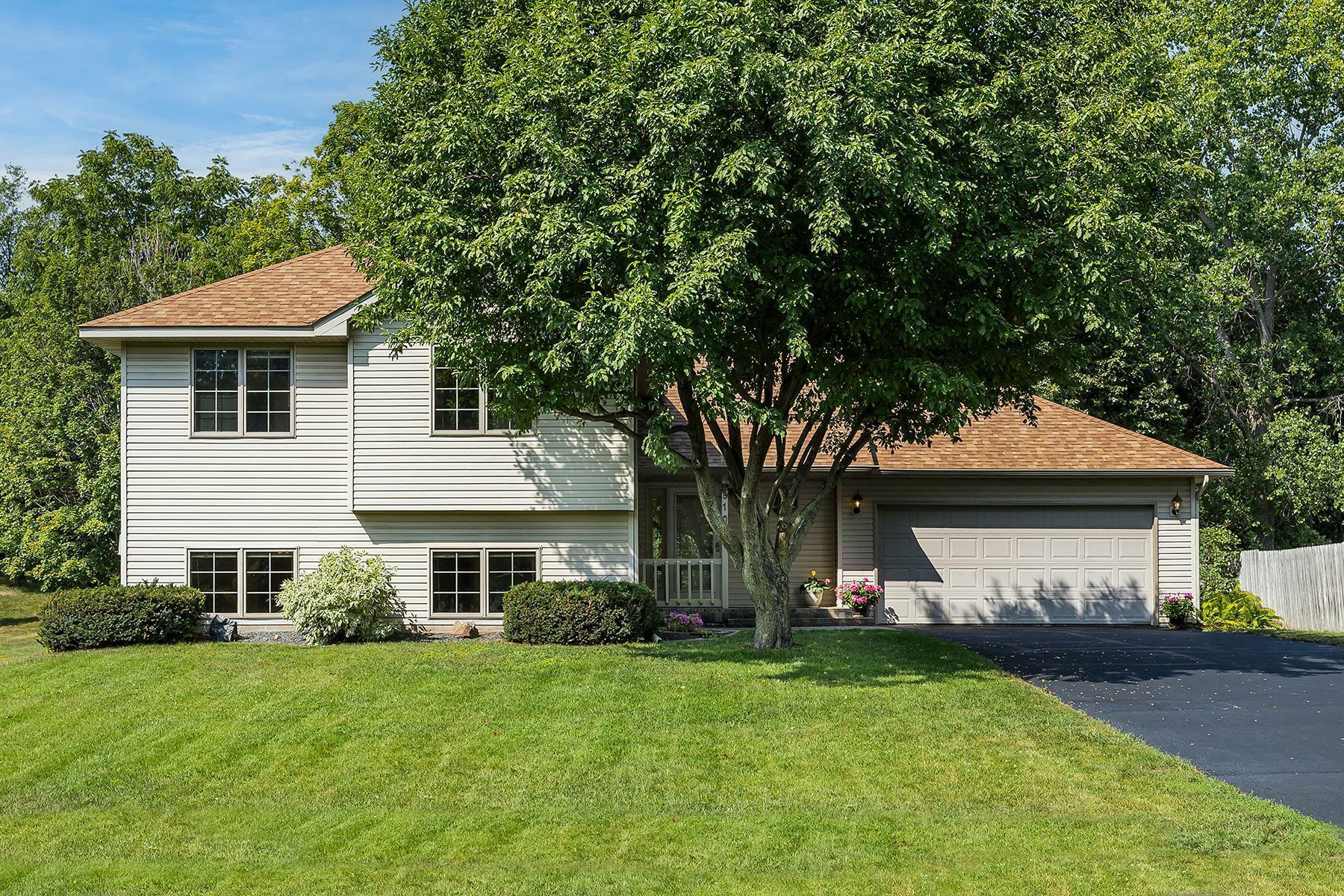 Property Photo:  9101 Upland Lane N  MN 55369 