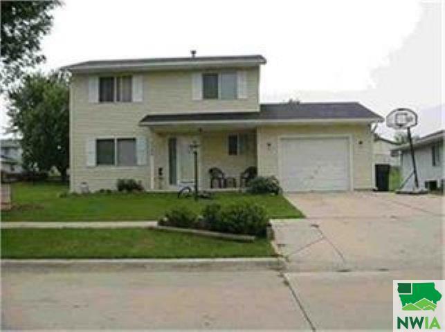 1120 Adler Dr SE  Lemars IA 51031 photo