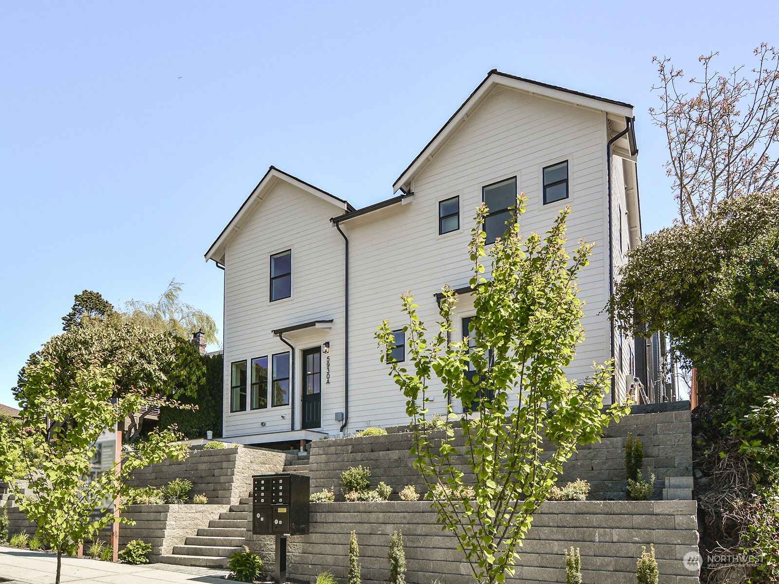 Property Photo: 5932 B 44th Avenue SW WA 98136