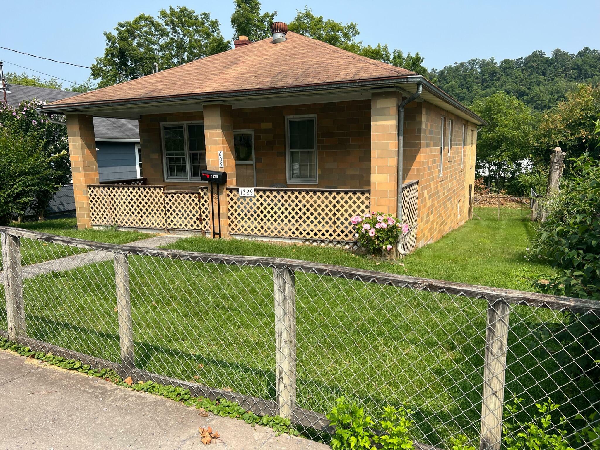 Property Photo:  1329 Main St  WV 24986 