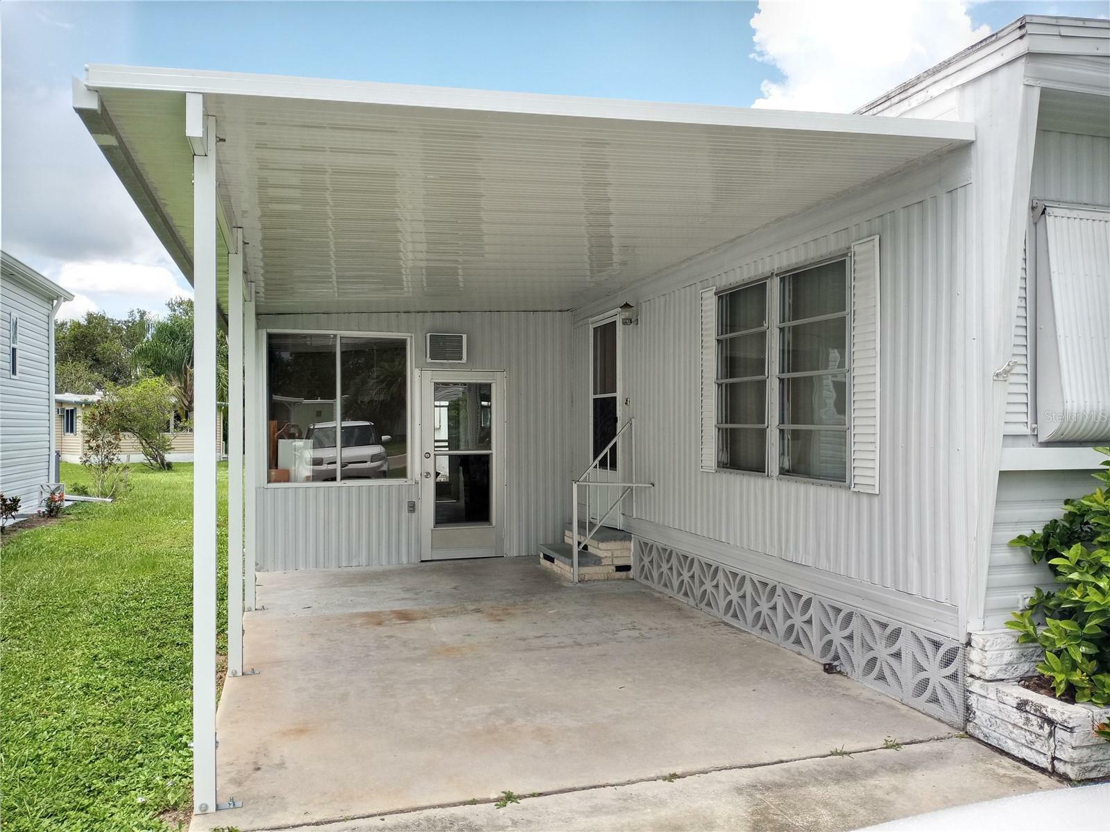 Property Photo:  5648 Holiday Park Boulevard  FL 34287 