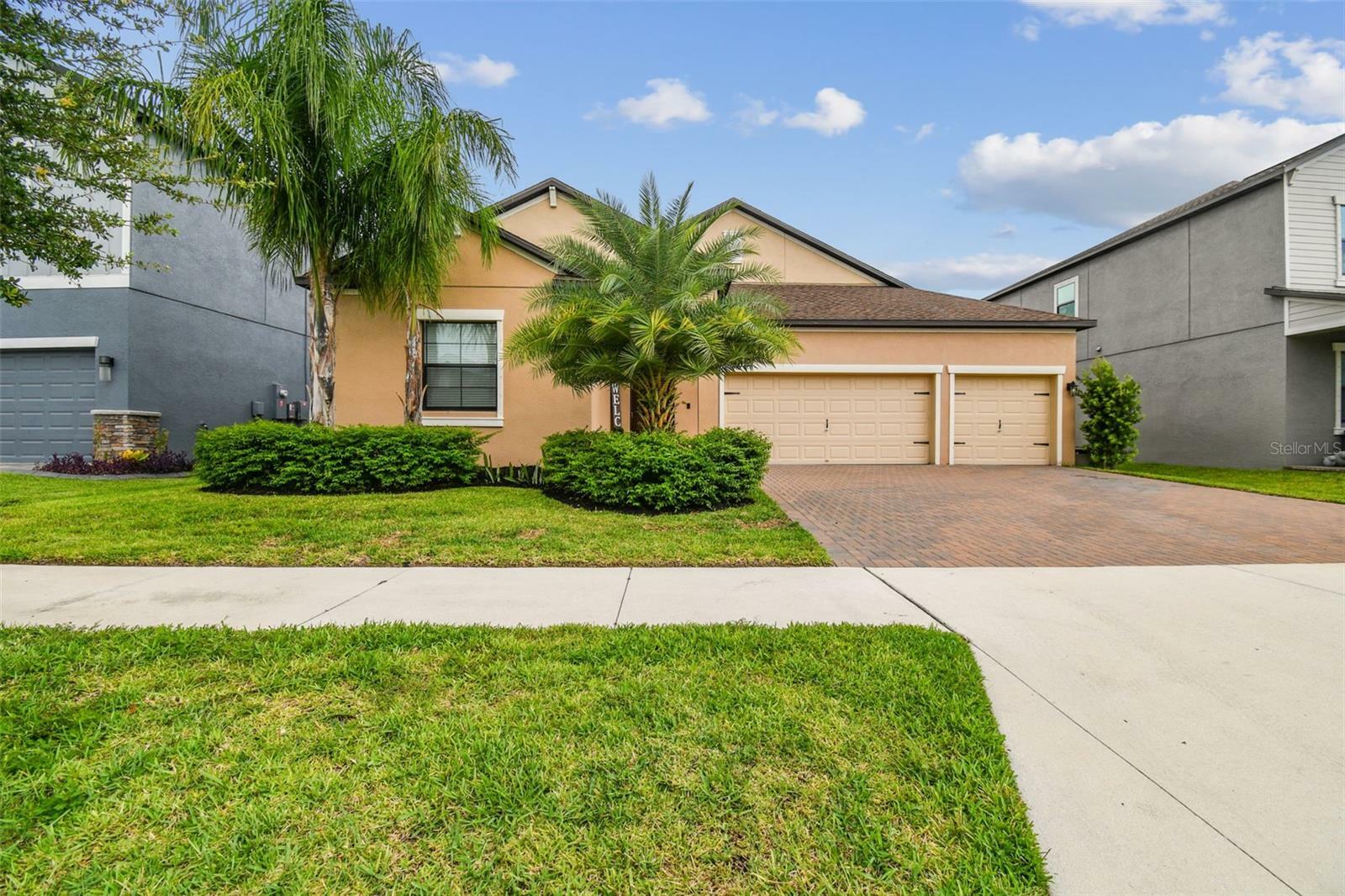 Property Photo:  9907 Sage Creek Drive  FL 33573 