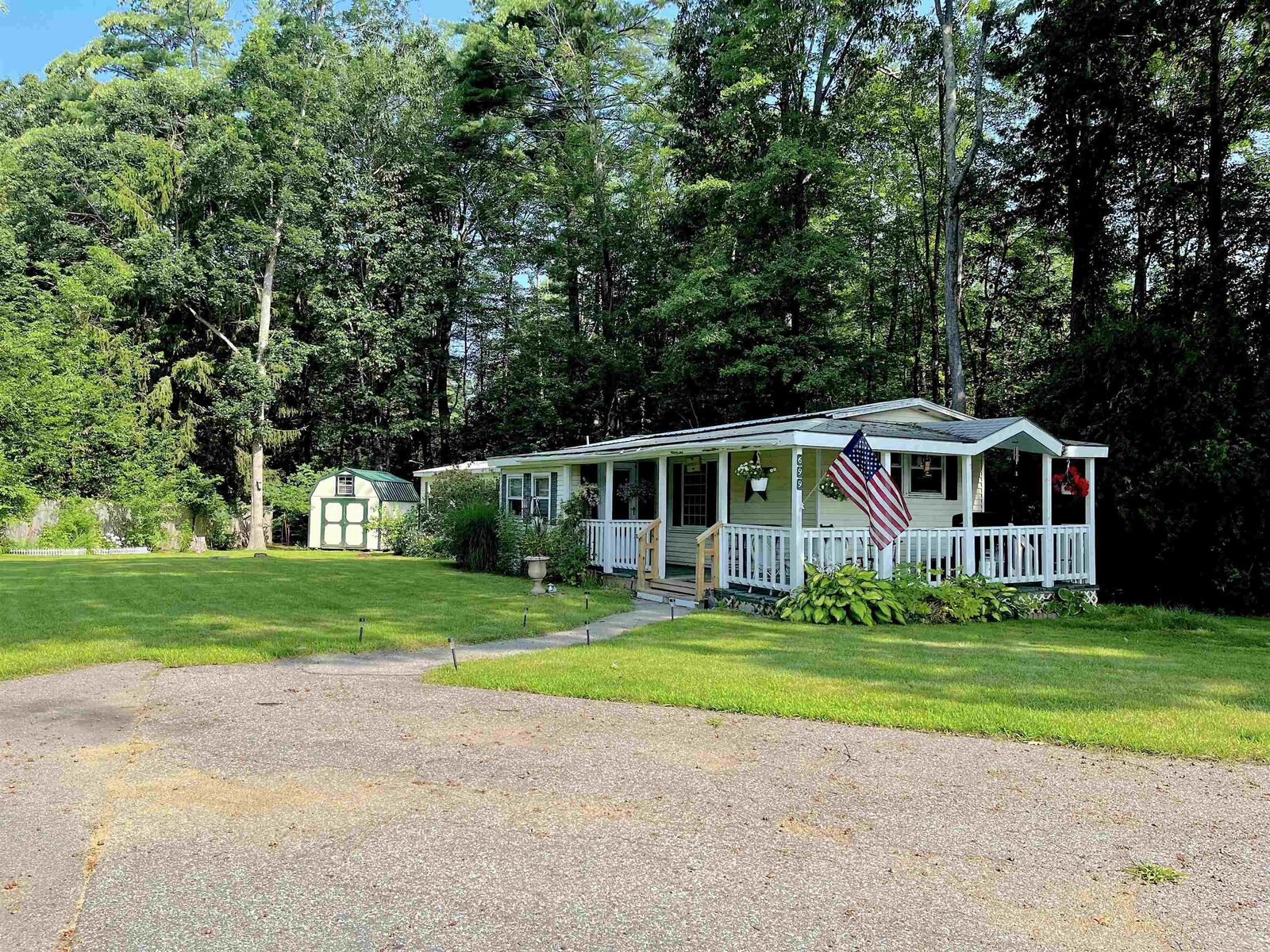 Property Photo:  699 Sherwood Glen  NH 03878 
