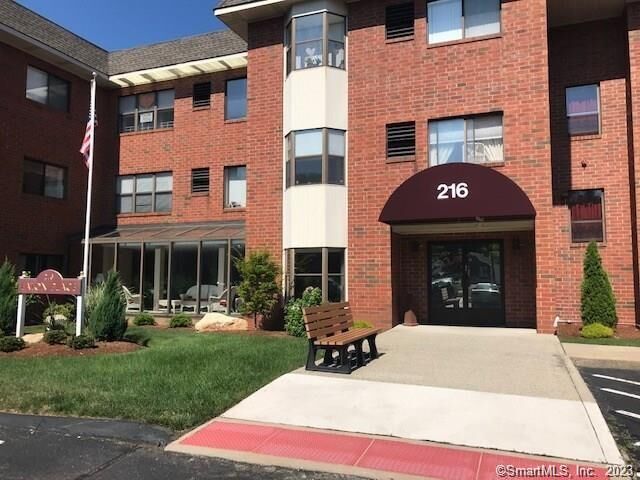 Property Photo: 216 Quinnipiac Avenue 105 CT 06473