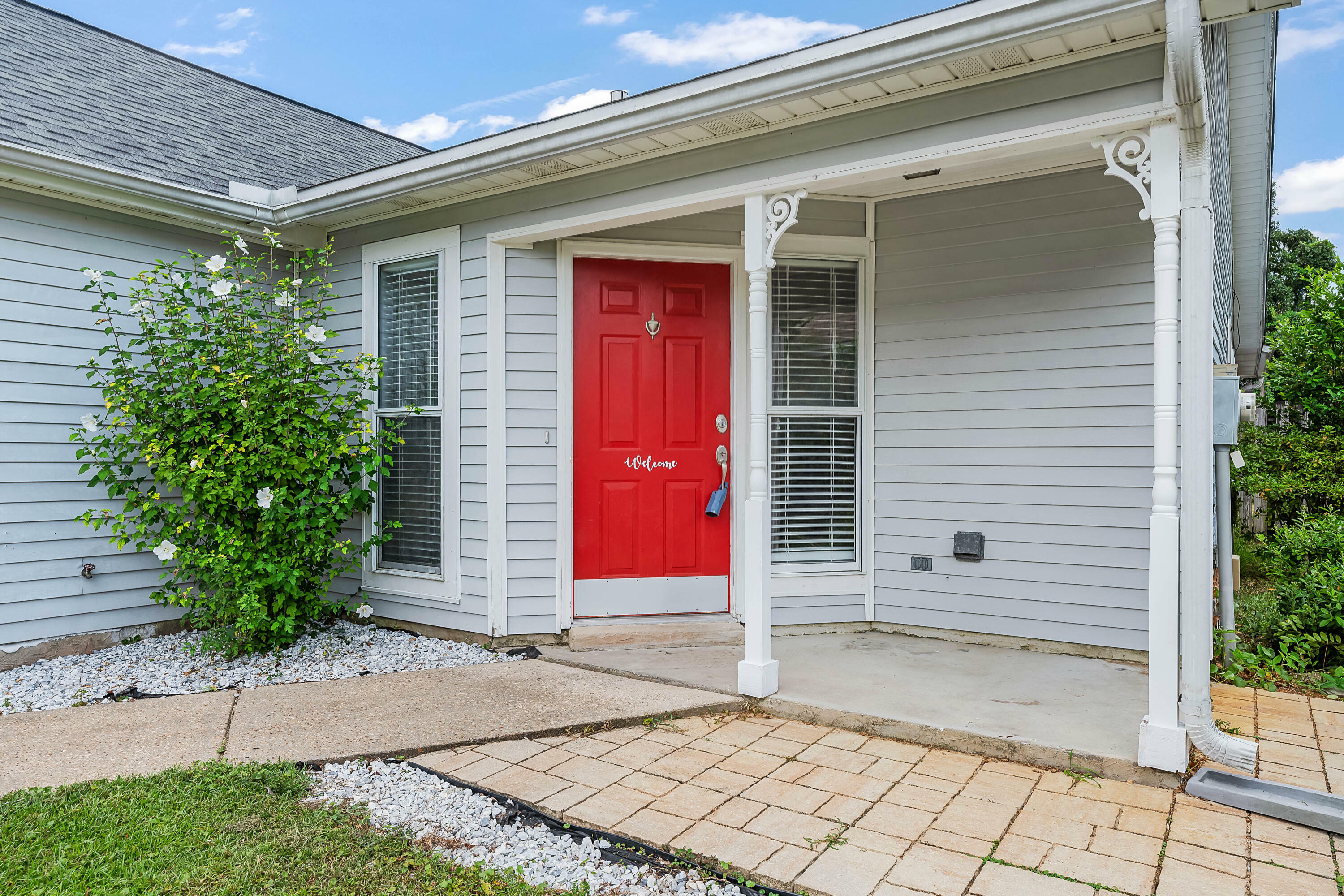 Property Photo:  137 Midland Court  FL 32578 