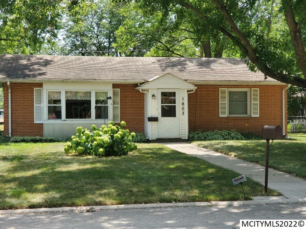 Property Photo:  1603 Meadowbrook Dr  IA 50401 