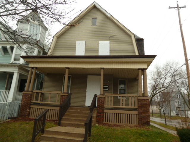 Property Photo: 2202 N 33rd St WI 53208