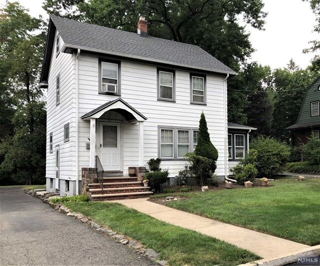 27 Irving Avenue  Englewood Cliffs NJ 07632 photo