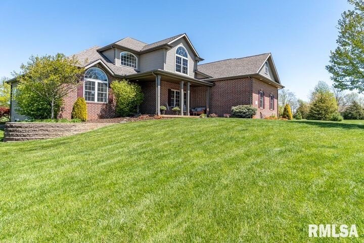 572 Pheasant Trail  Metamora IL 61548 photo