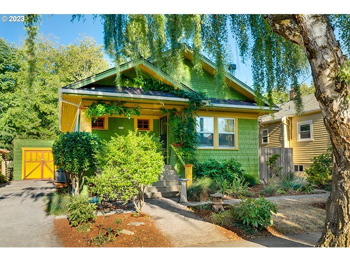 House for sale in Portland 2324 SE 47th Ave, Portland, OR 97215