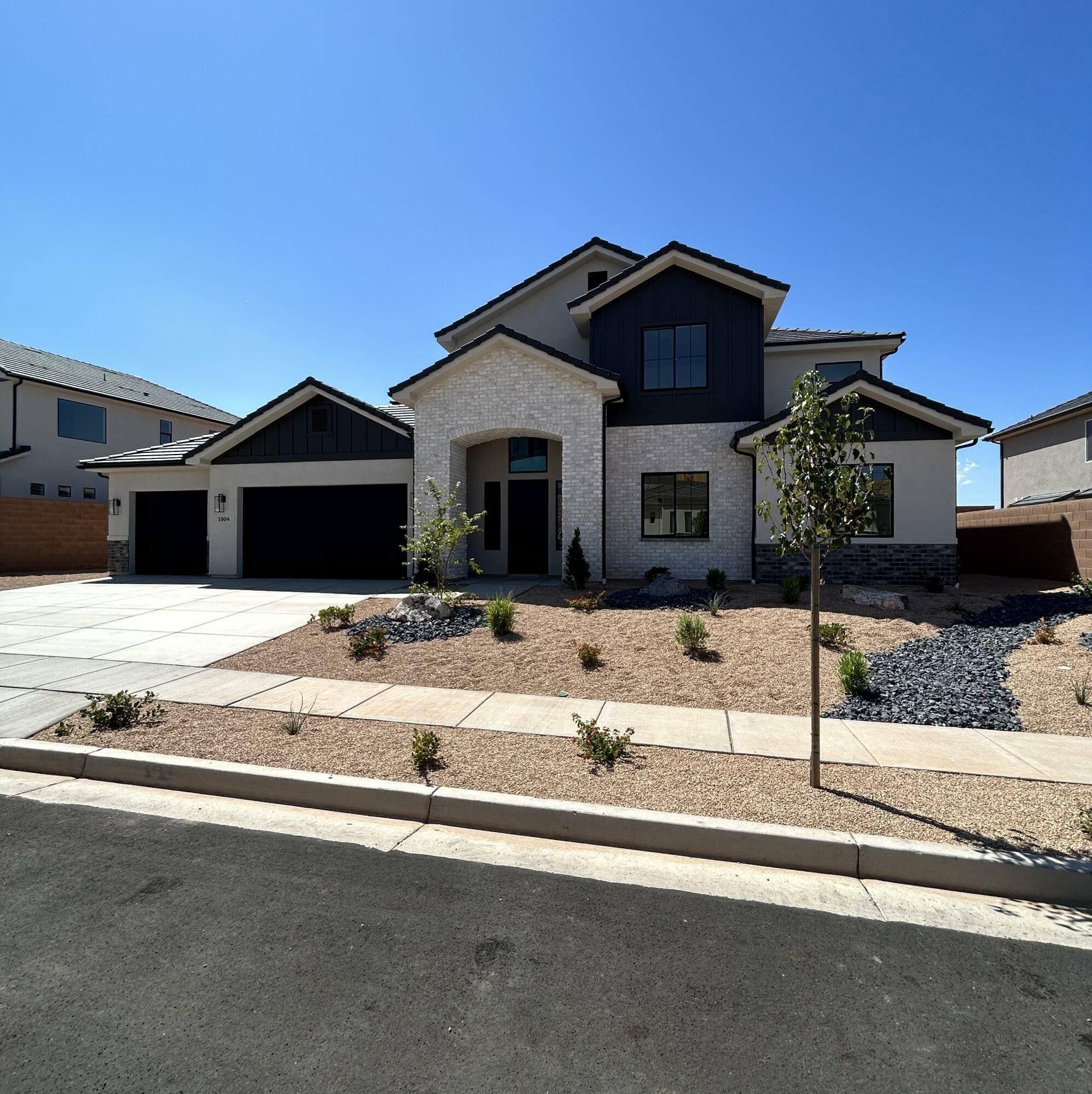 Property Photo:  1004 E Black Oak Dr  UT 84780 