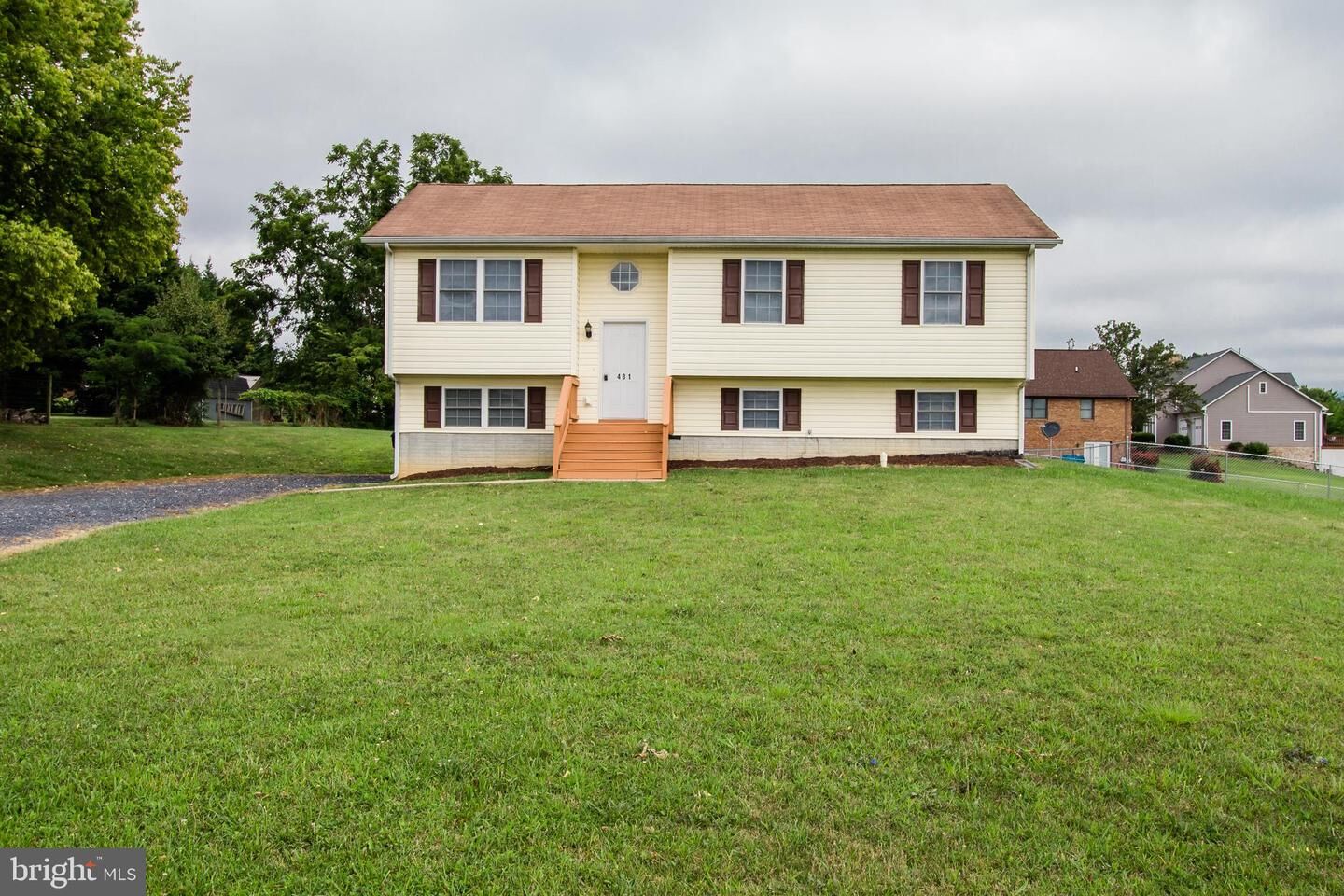 Property Photo:  431 N Summit Avenue  VA 22664 