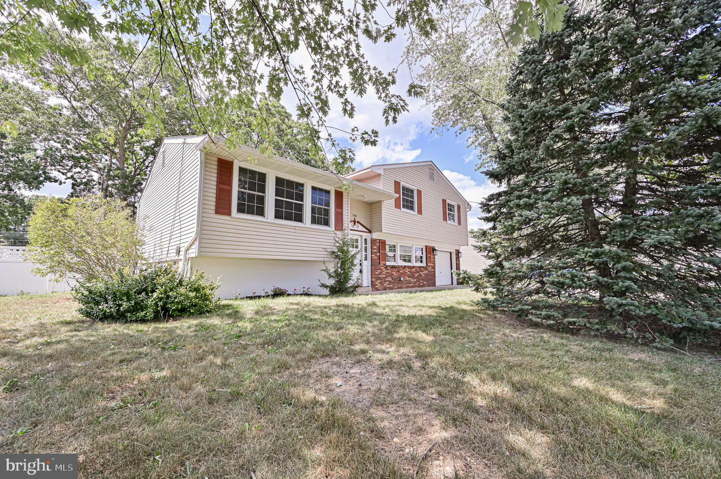 Property Photo:  914 Whitman Drive  NJ 08012 