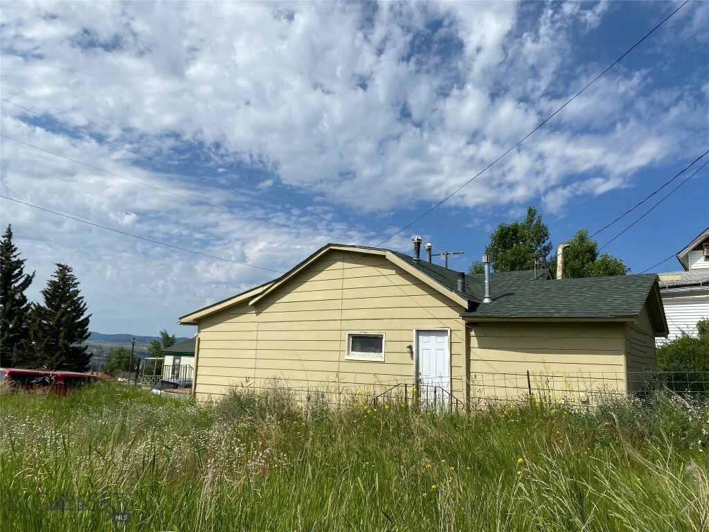 Property Photo:  525 Caledonia Street  MT 59701 