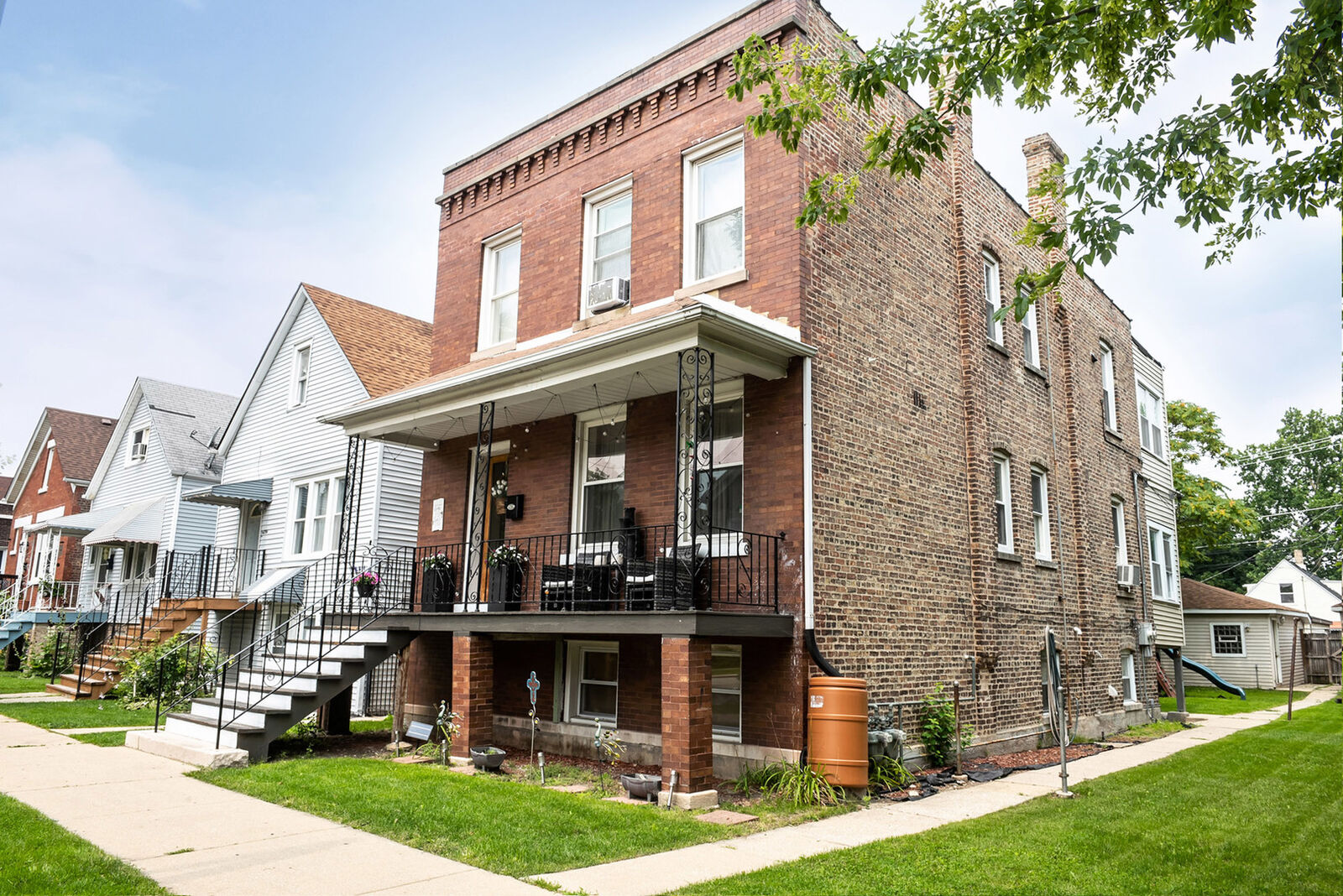 Property Photo: 5418 W 24th Street IL 60804