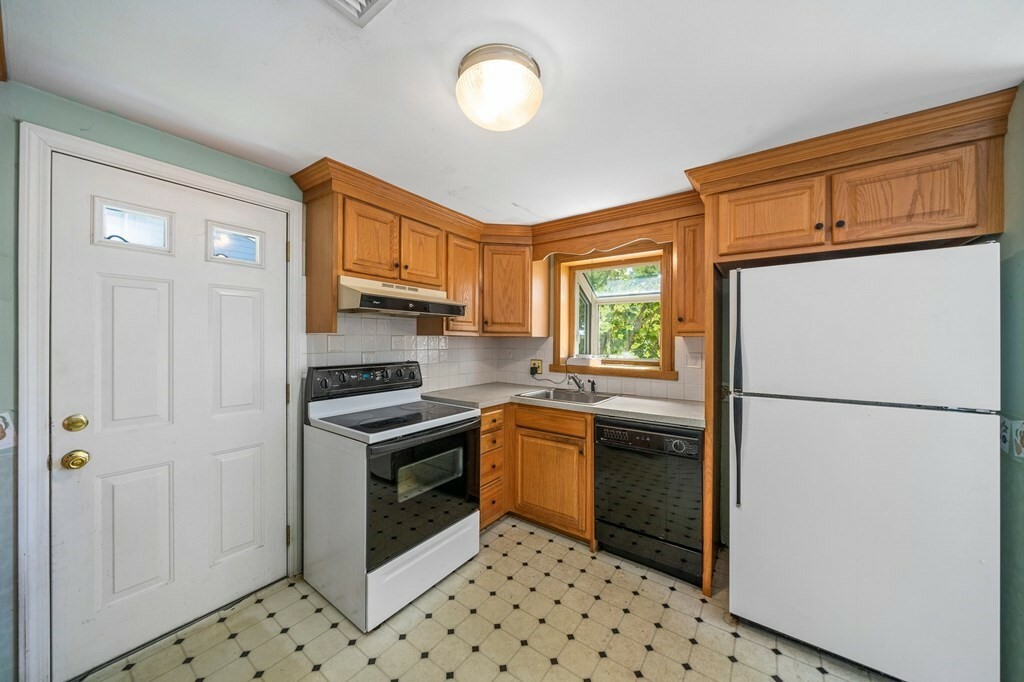Property Photo: 416 Waverley Oaks Rd MA 02452