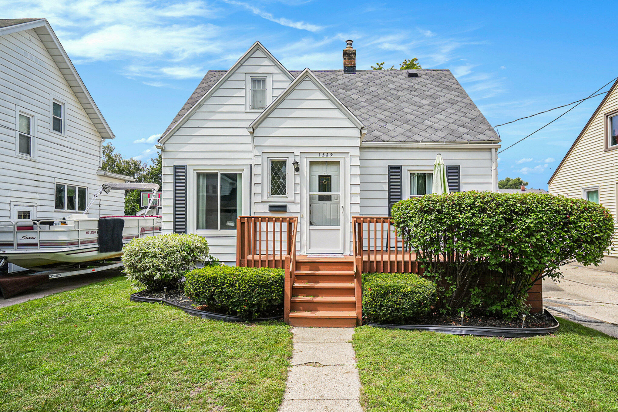 Property Photo:  1529 Fremont Avenue NW  MI 49504 