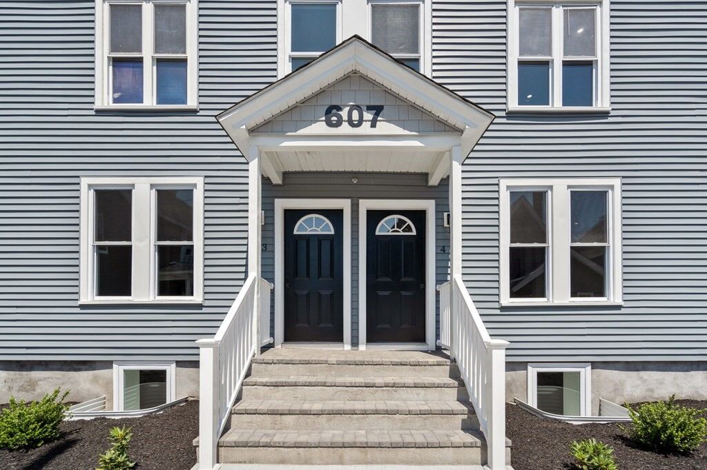 Property Photo:  607 Cambridge 4  MA 01610 