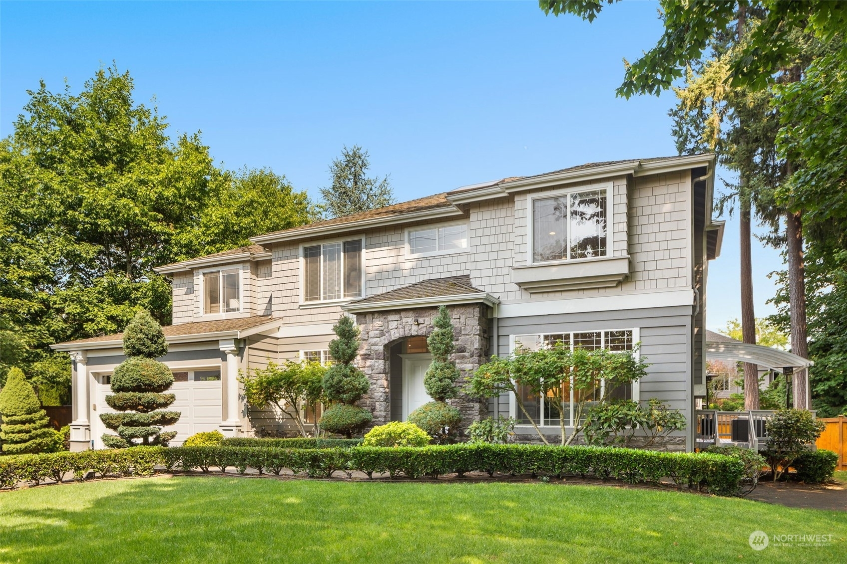 Property Photo: 12505 NE 102nd Place WA 98033