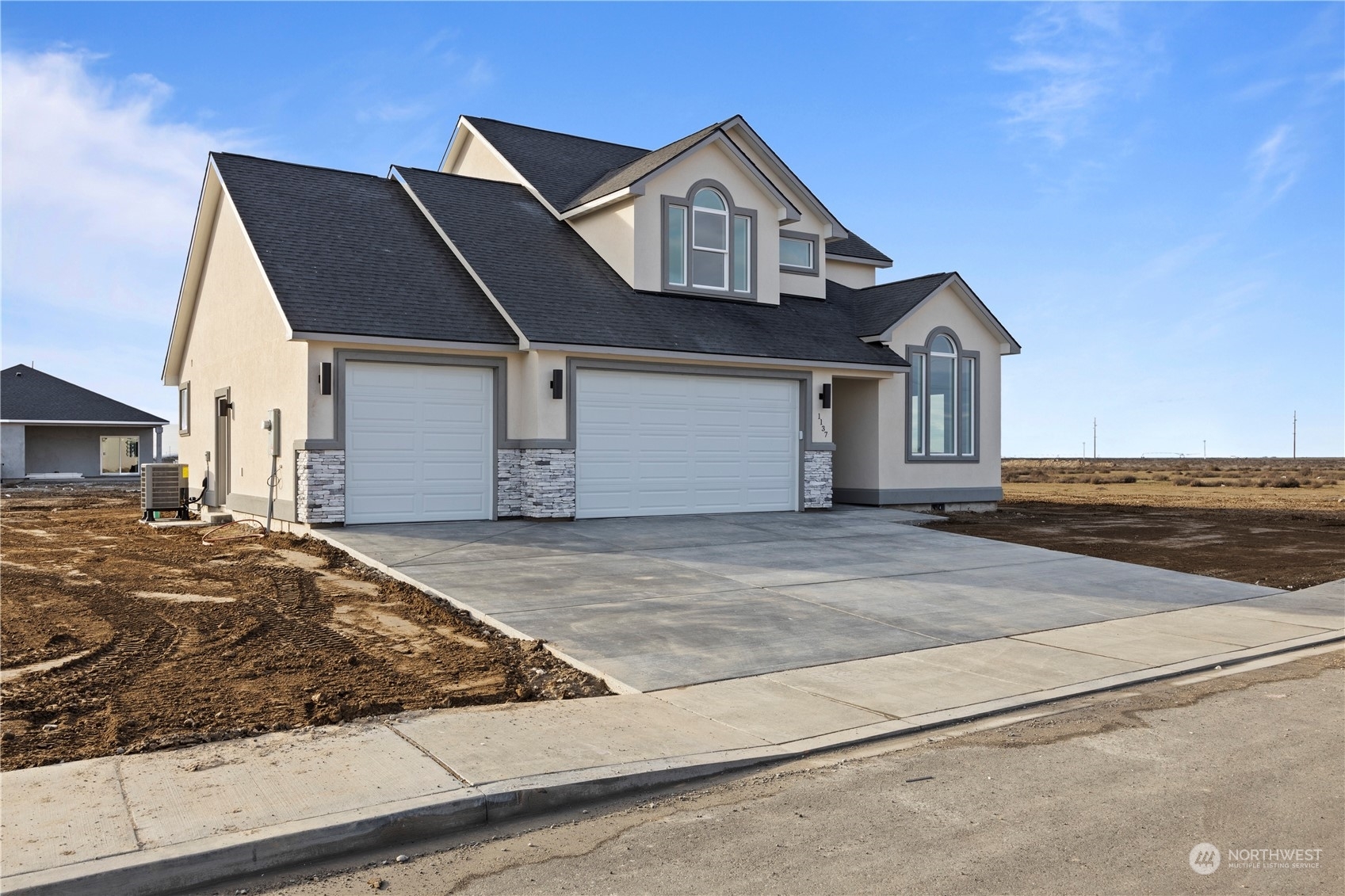 Property Photo: 1137 N 13th Avenue WA 99344