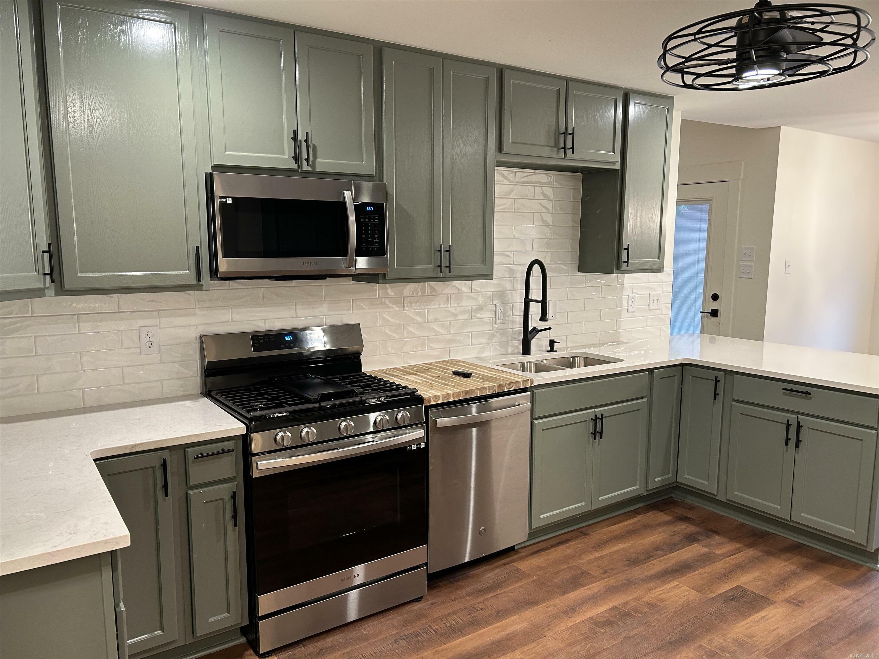 Property Photo: 2980 Franklin Circle AR 72034