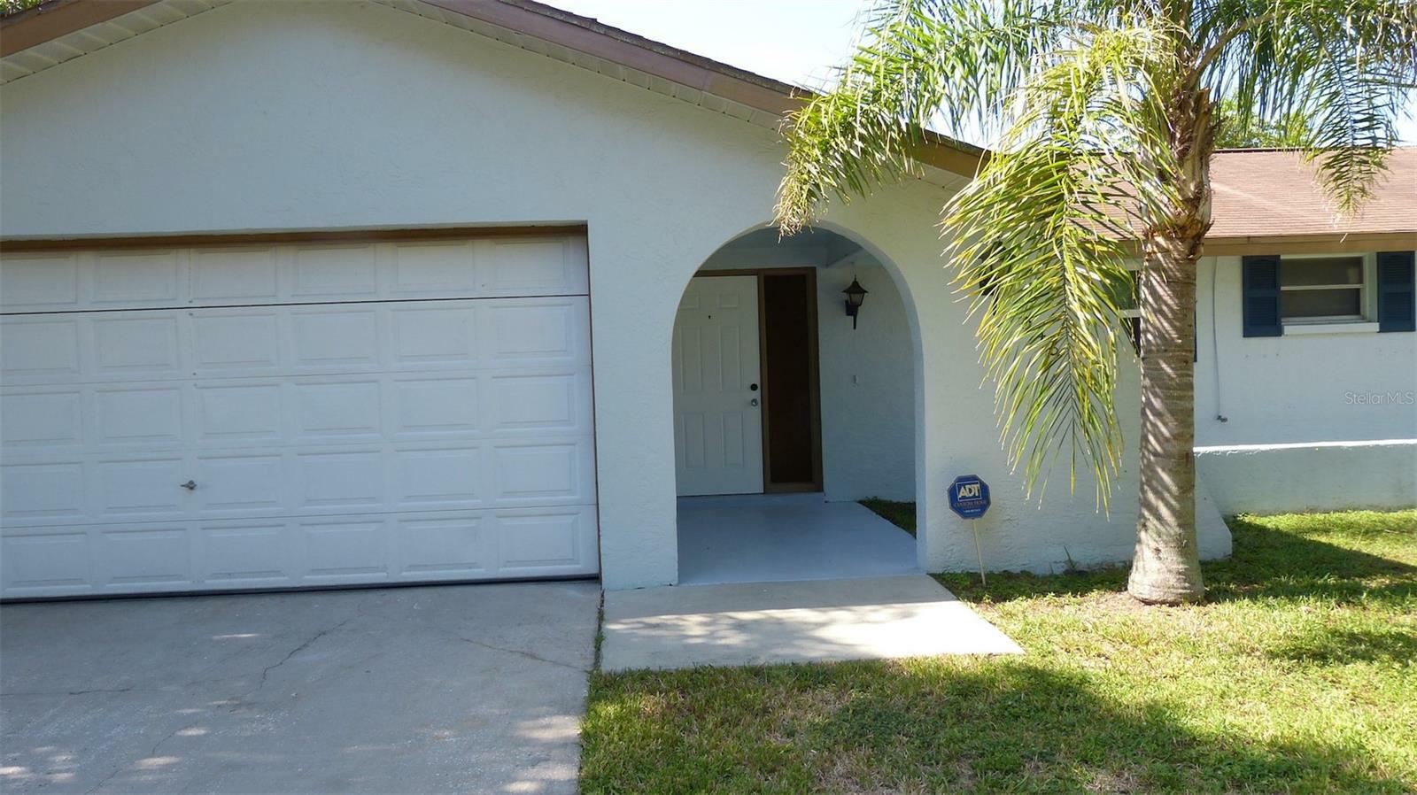 Property Photo:  548 Firefly Lane  FL 33572 