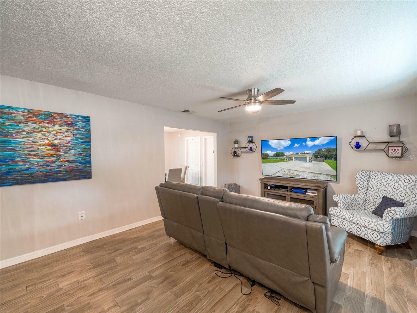 Property Photo: 1128 Durham Drive FL 33809