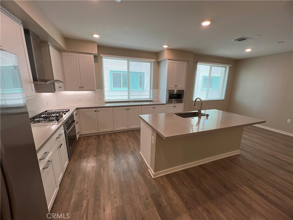 Property Photo: 201 Bowery CA 92612