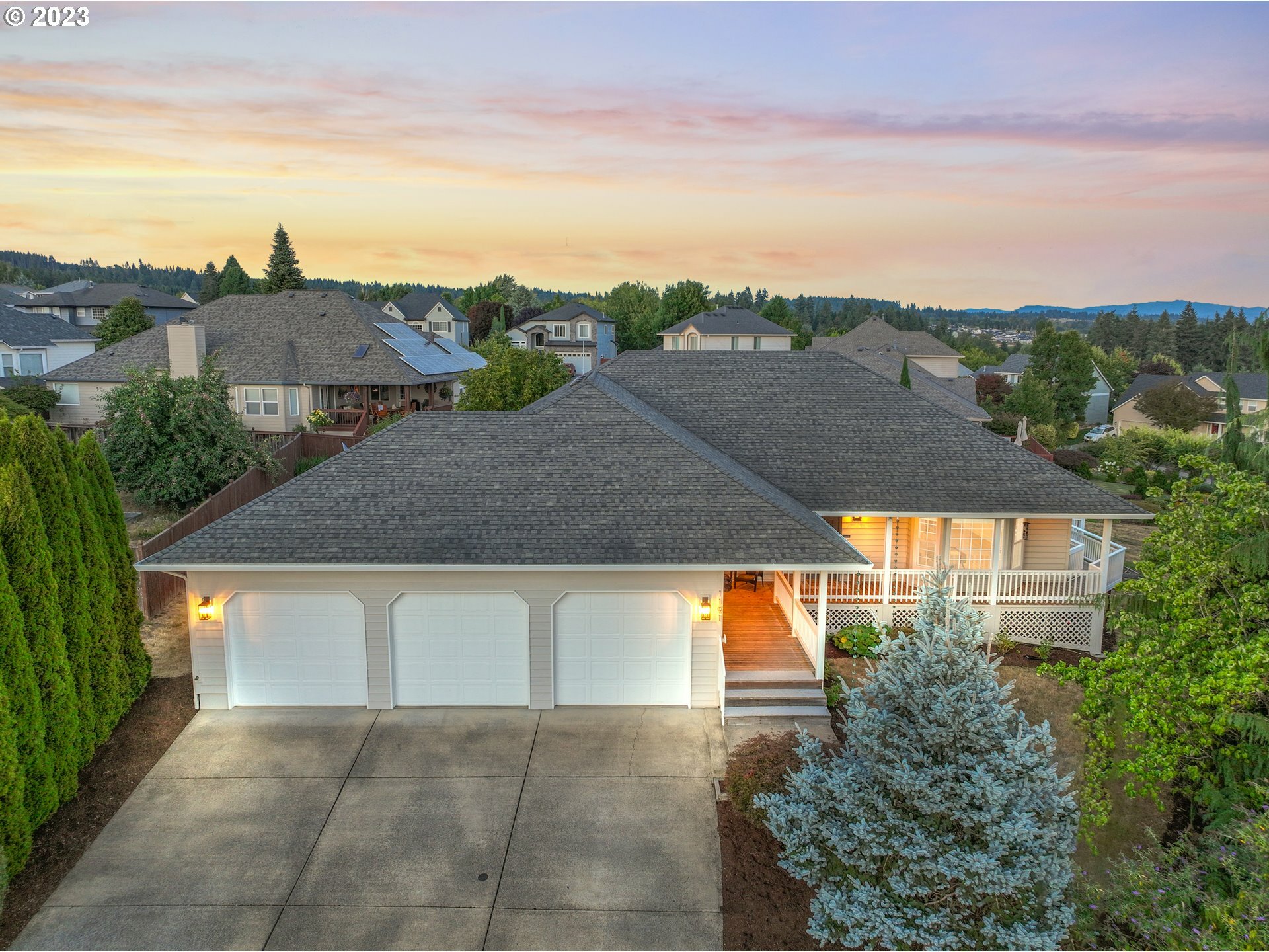 Property Photo:  1191 E Caples Ct  WA 98629 