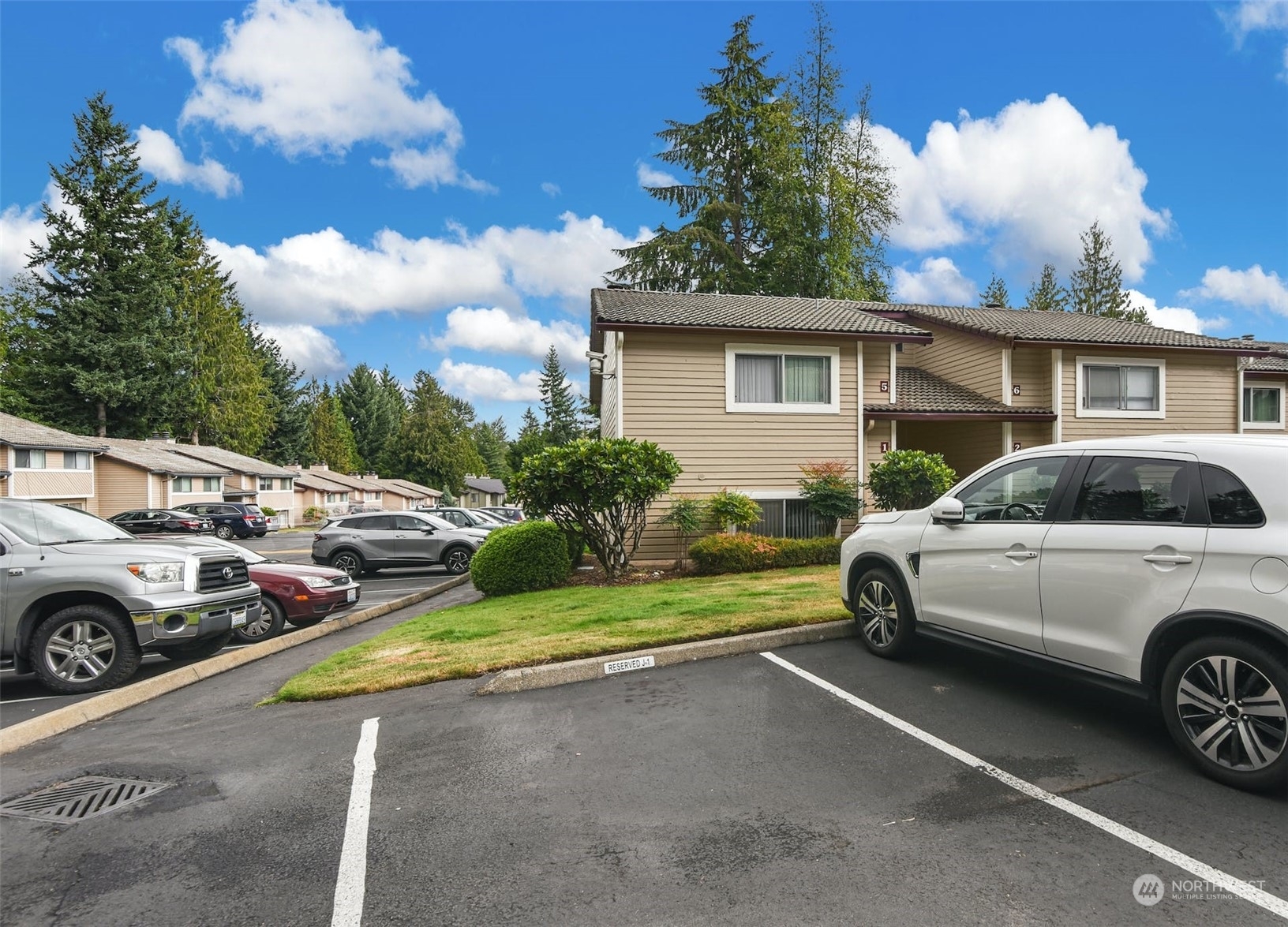 Property Photo:  17526 149th Avenue SE J1  WA 98058 