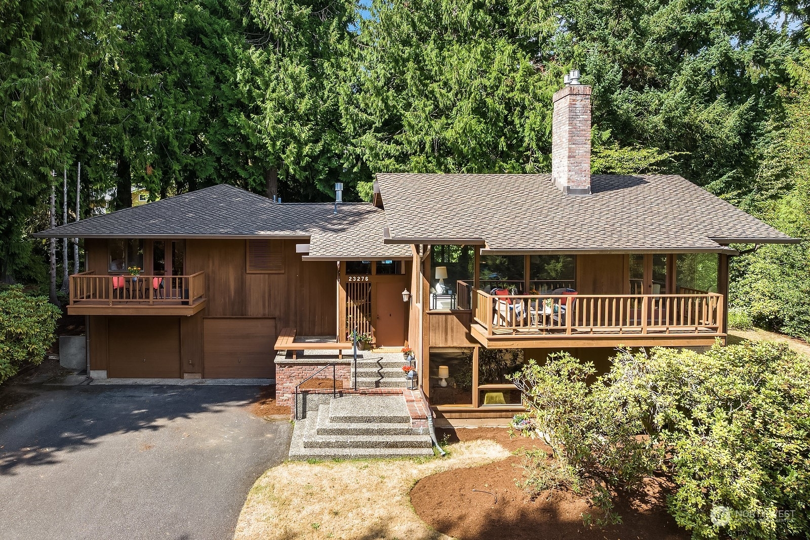 Property Photo:  23276 SE 54th Place  WA 98029 