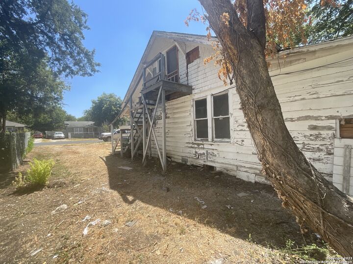 Property Photo: 309 Mount Vernon Ct TX 78223