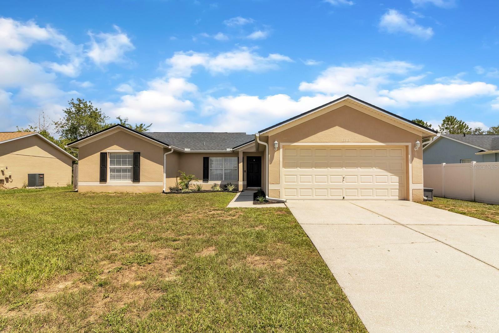 Property Photo:  13313 Copperleaf Way  FL 34711 