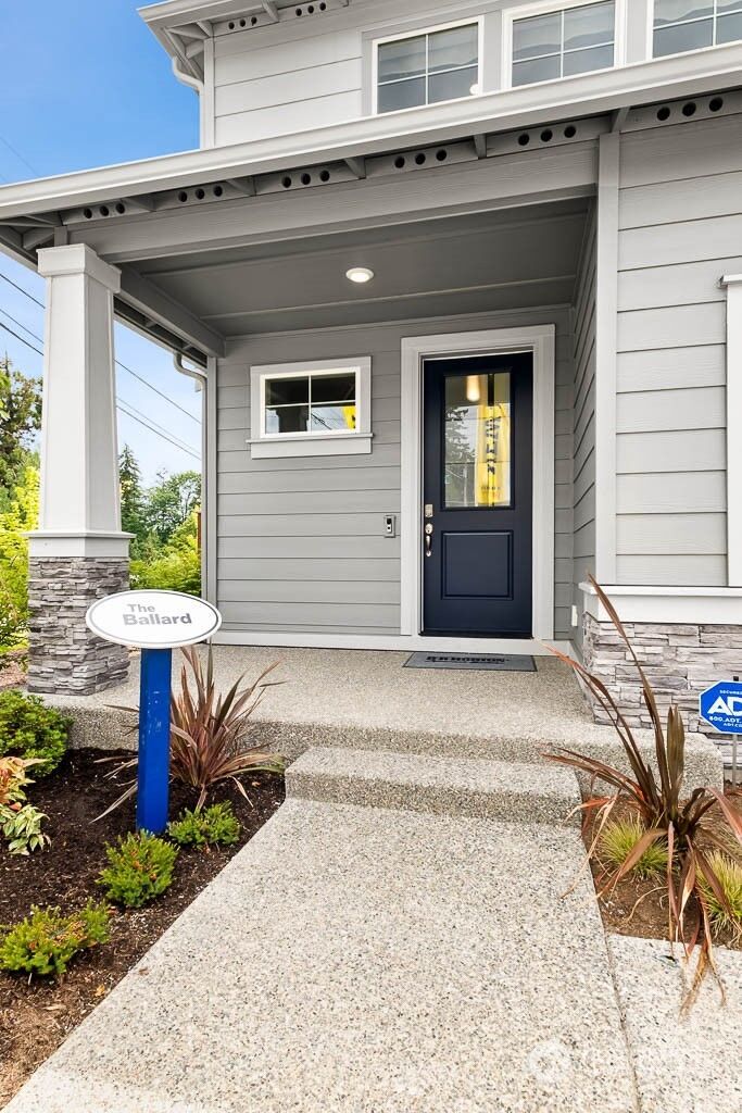 Property Photo: 4430 228th Place SE Mc1 WA 98021