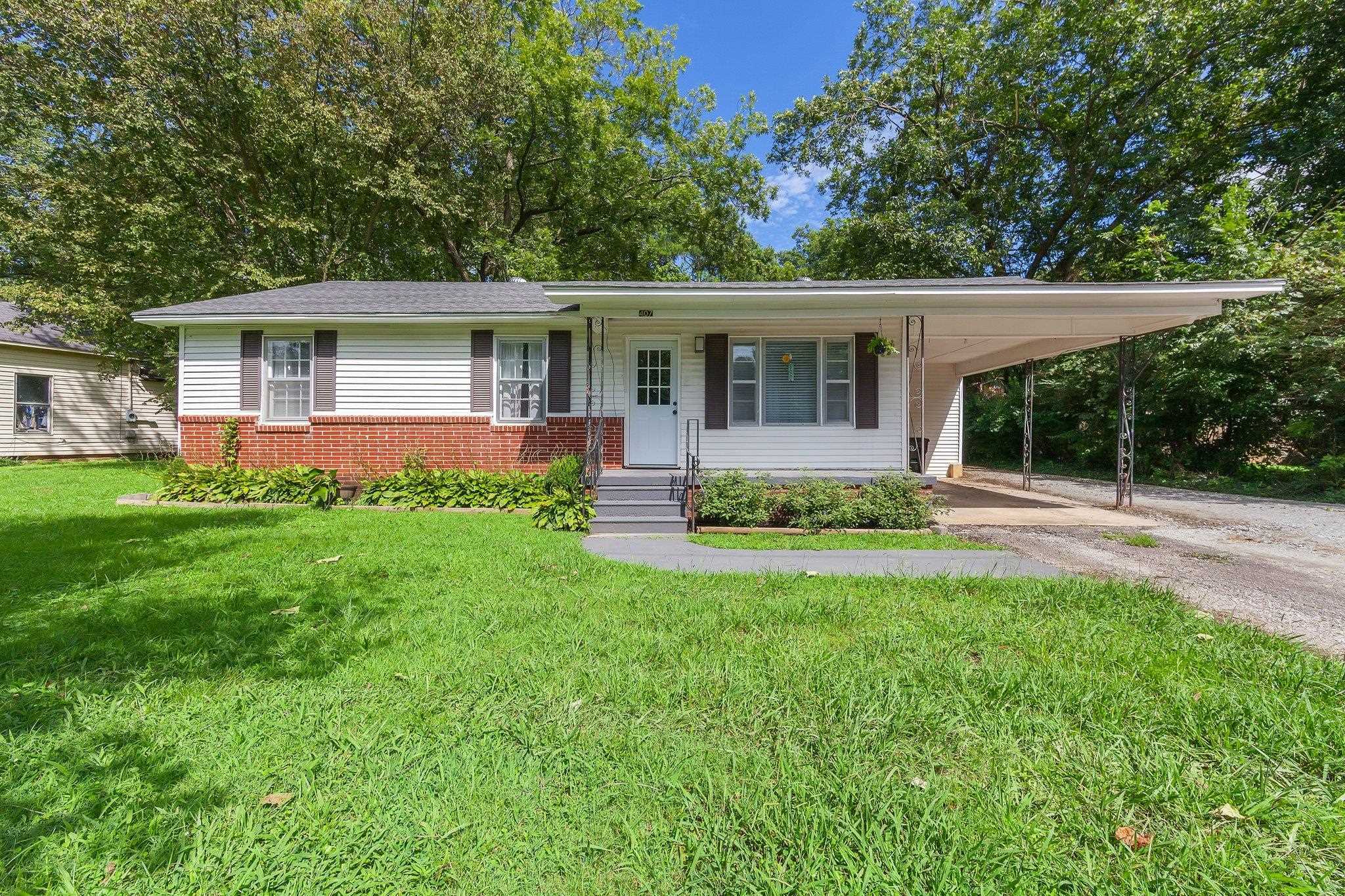 Property Photo:  407 Rozelle St  TN 38343 