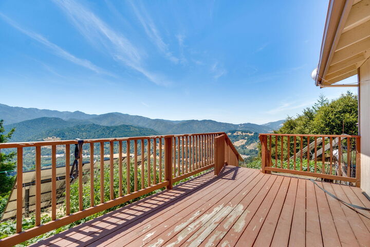Property Photo:  745 Applewood Road  CA 95545 