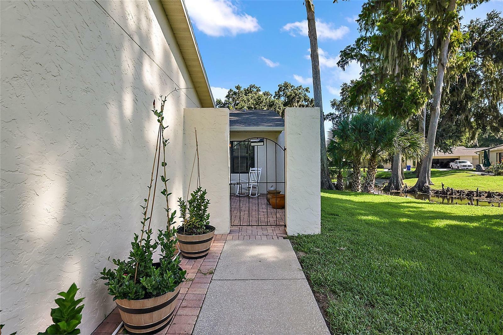 Property Photo:  2243 Cypress Court D-4  FL 32778 