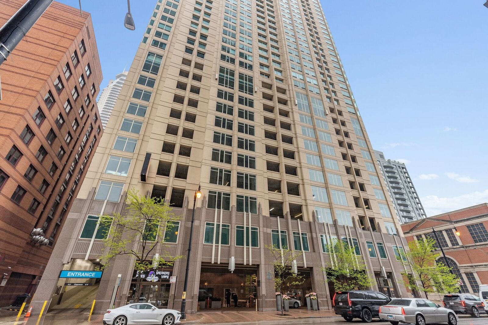 Property Photo:  33 W Ontario Street 20C  IL 60654 