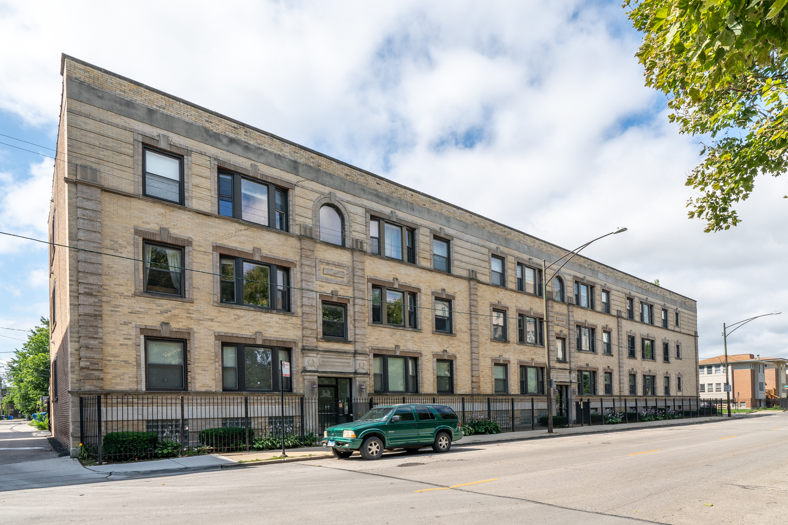 Property Photo: 1113 E 61st Street 2 IL 60637
