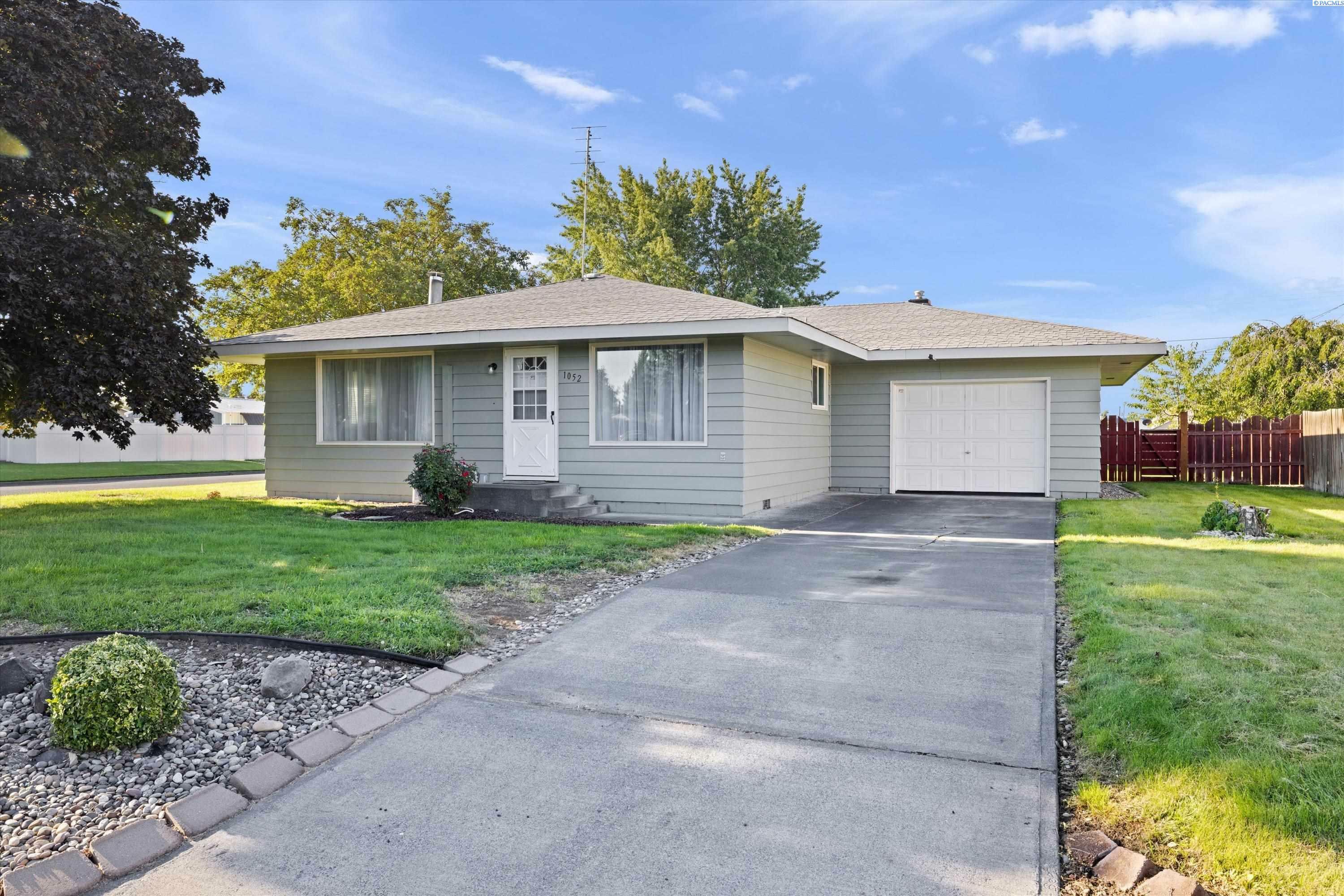 Property Photo: 1052 E Elm Street WA 99344